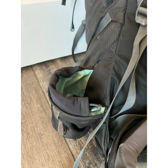 Gregory women’s small gray Deva 80L backpacking backpack rucksack hiking camping